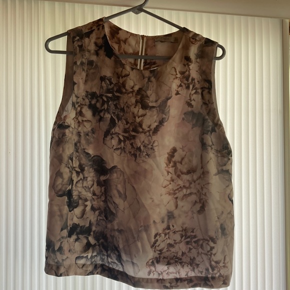 EUC Ladies sleeveless top - Picture 1 of 5